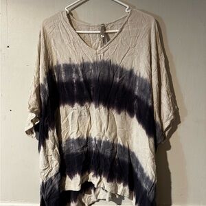 Elegant V-Neck Tie-Dye Tunic - Black and Cream